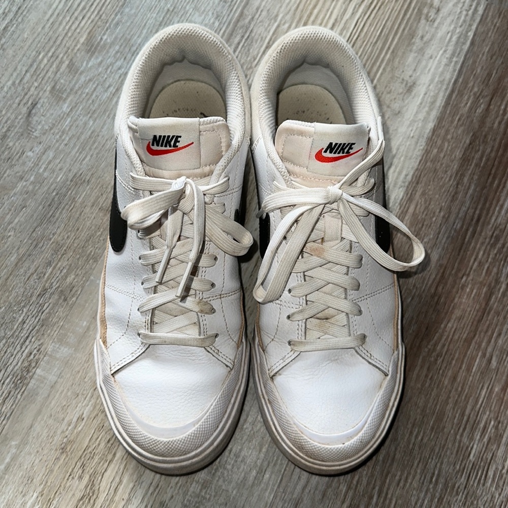 Nike court legacy lift sneaks